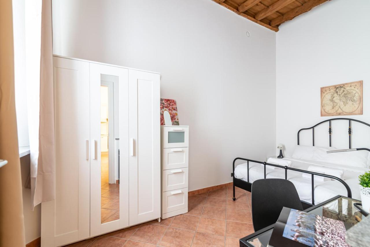 House Of Foscolo - Palazzo Cornazzani - By Host4U Apartment Pavia Luaran gambar