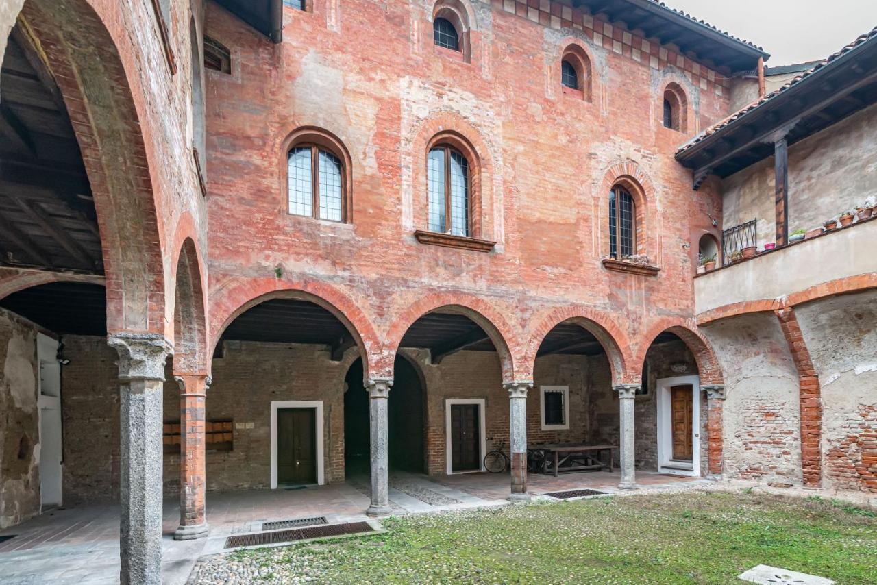 House Of Foscolo - Palazzo Cornazzani - By Host4U Apartment Pavia Luaran gambar