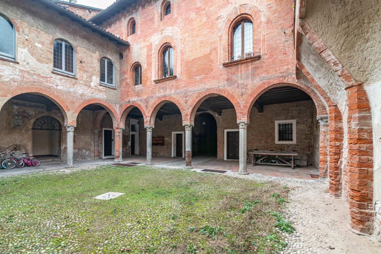 House Of Foscolo - Palazzo Cornazzani - By Host4U Apartment Pavia Luaran gambar