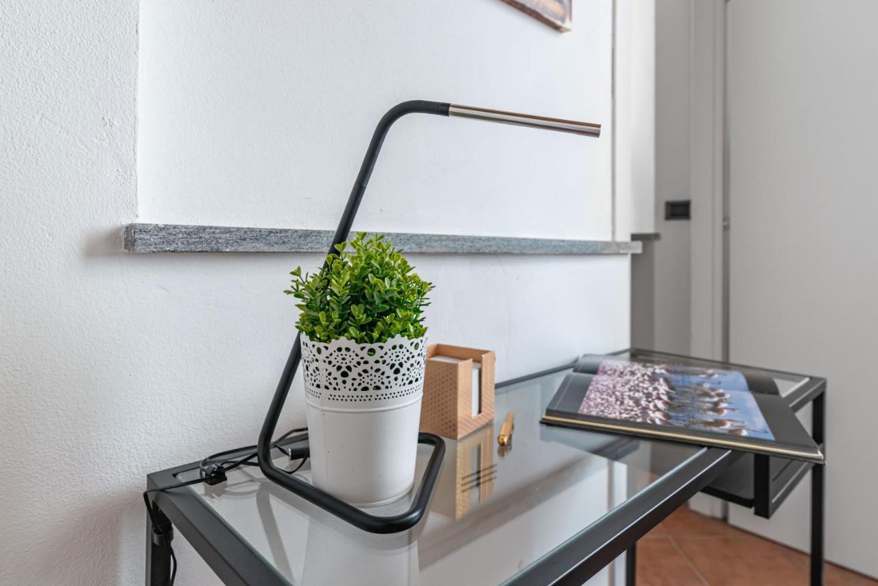 House Of Foscolo - Palazzo Cornazzani - By Host4U Apartment Pavia Luaran gambar