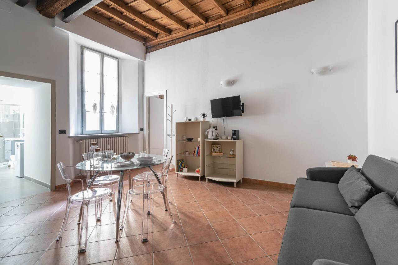 House Of Foscolo - Palazzo Cornazzani - By Host4U Apartment Pavia Luaran gambar